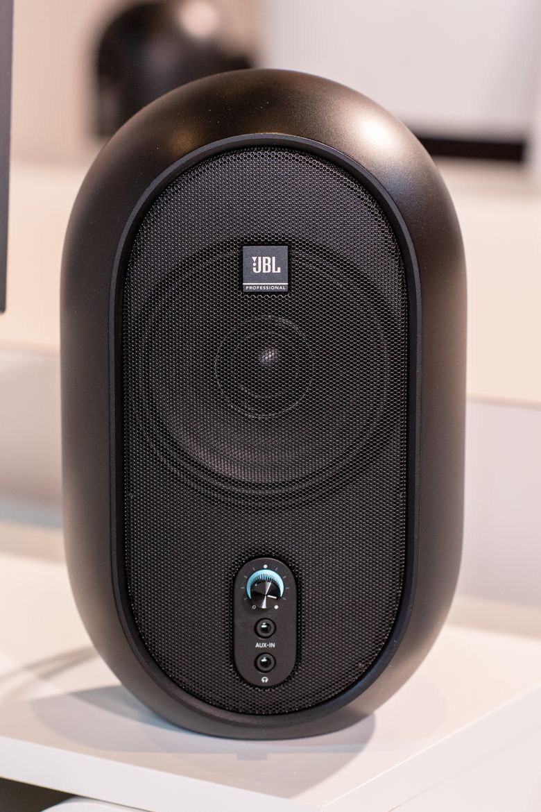 JBL - One Series 104監(jiān)聽音箱